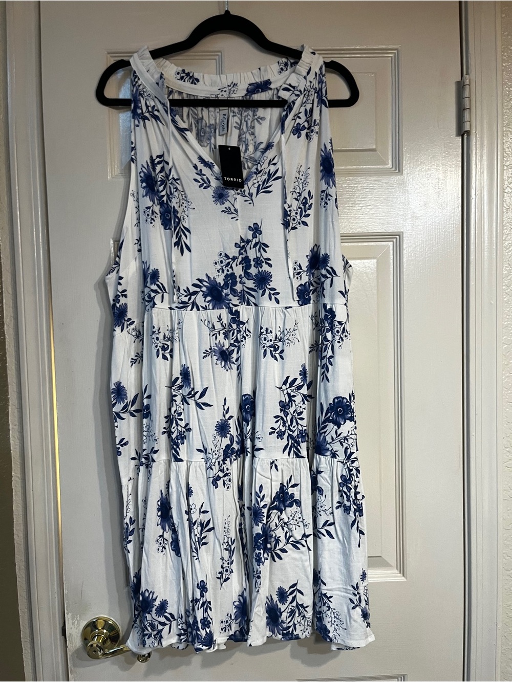 NWT torrid Belle Isle White Midi Sundress with Blue Floral Print